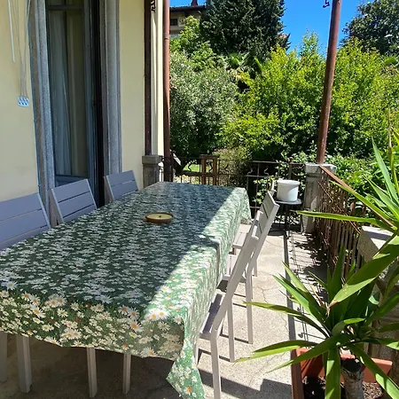 Life Is Good - Front In Apartament